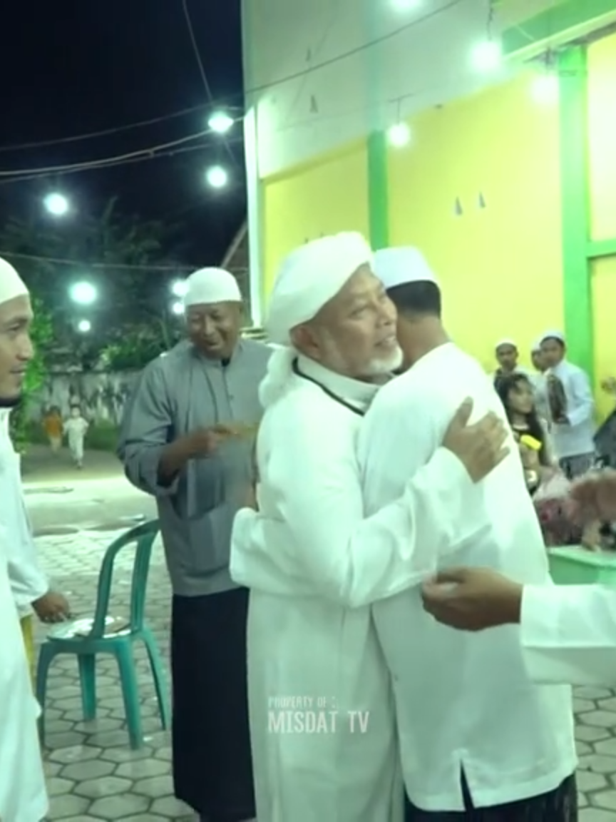 Kedatangan Abuya Ali Karrar Shinhaji & Ummi Aina Karrar dari tanah suci Makkah Mukarromah dan Madinah Munawwarah #santri #misdat_salaf #santripondok #santriindonesia #misdattv #pondokpesantren #guru #kyai
