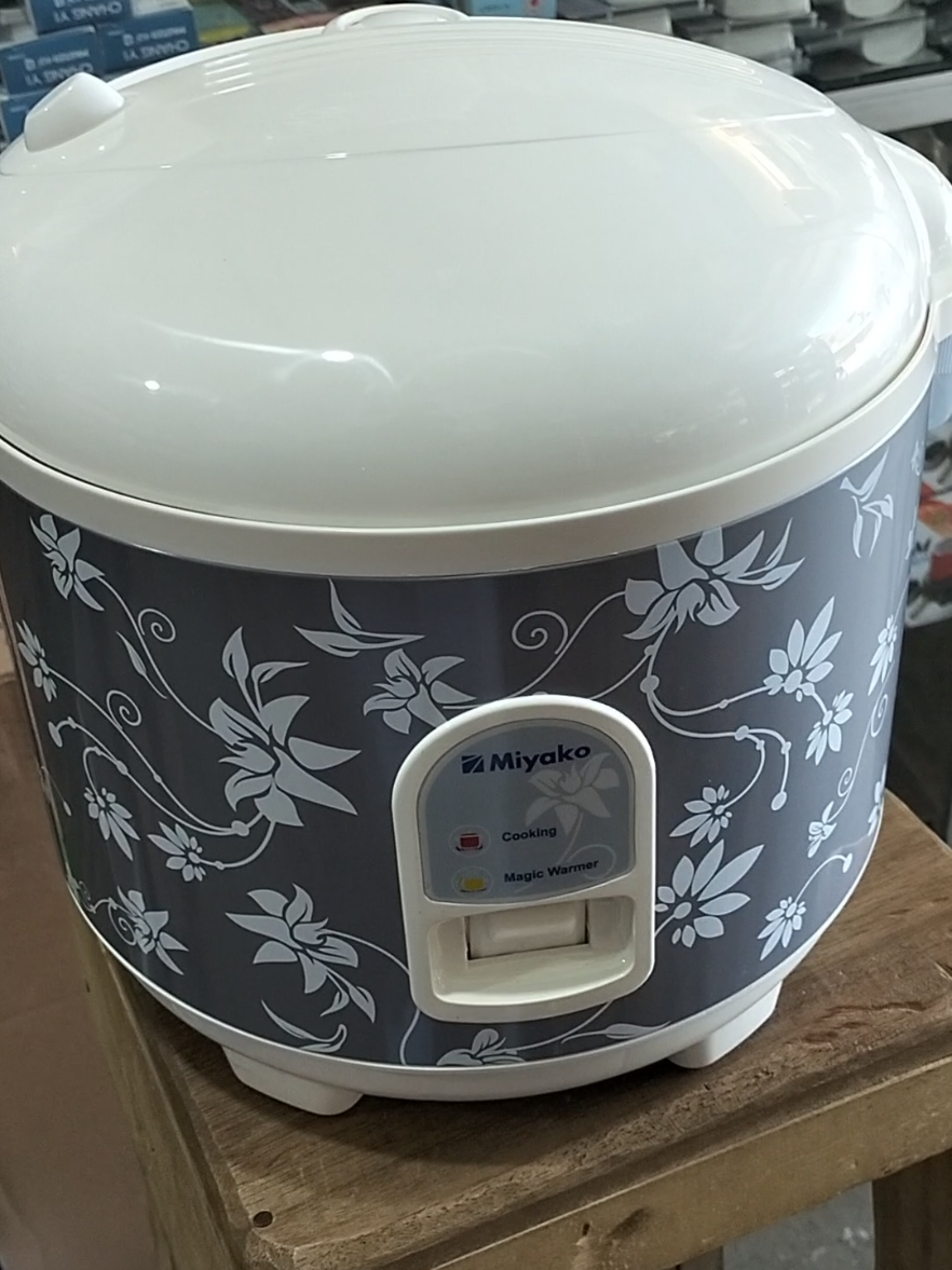 penanak nasi Miyako 1.8leter#penanaknasi #elektronik #jakarta #jawa #kualitaspremium👍🥰 