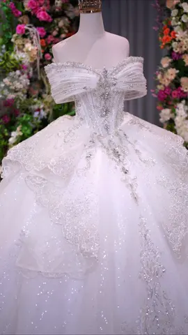 Những món quà dành tặng cho nàng #romywedding #vaycuoiromy #romycouture #tiemvaycuoiromy 