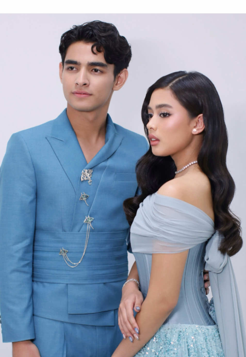 Piala apa aja yang mereka dapet yaaa? @HV @Aqeela Aza Calista #harqeel  #dickymakeup @dickymakeup @elly @Dimas Singgih @RanggaYusuf | Hairstylist 