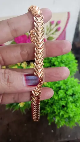 cantik dan mewah#gelang #gelangtitanium #gelangrantai #gelangmewah #perhiasantitanium 