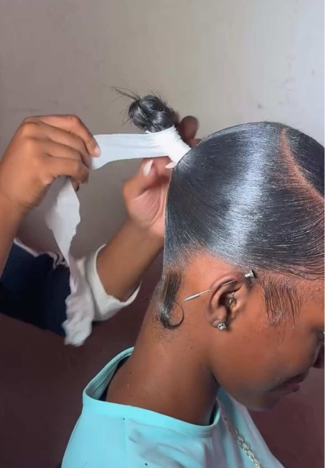 Swoop ponytail @barbieinterior  #swoopponytail #ponytailtutorial #fyp #hairtok 
