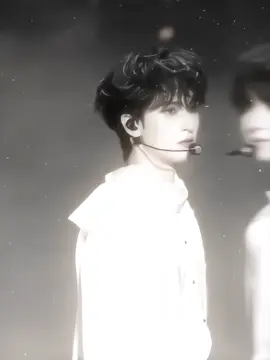 : Tut các skills cơ bản mình đã dùng trong vid - Công thức chuyển cảnh: - 1. ( a + b )2 = a2 + 2ab + b2 2. ( a - b )2 = a2 - 2ab + b2   3. a2 - b2 = ( a - b )( a + b ) 4. ( a + b )3 = a3 + 3a2b + 3ab2 + b3 5. ( a - b )3 = a3 - 3a2b + 3ab2 - b3 6. a3 + b3 = ( a + b )( a2 - ab + b2 ) 7. a3 - b3 = ( a - b )( a2 + ab + b2 ) #nghiemhaotuong #yanhaoxiang #严浩翔 #sparkle🎐 #flomind_ 