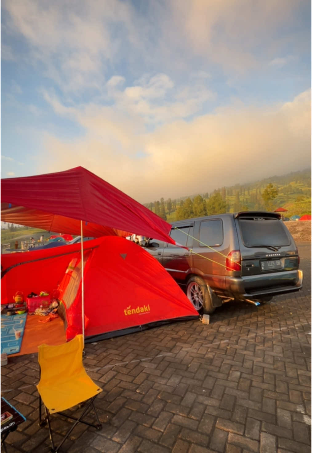 #fyp #campinglife #camping #campervan #campervanlife #embungbansari #embungbansaritemanggung #embungbansari_temanggung @dani_gen_music 