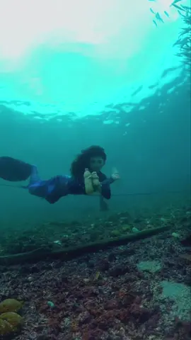 🌱 Masa depan bersih itu dimulai dari satu langkah kecil hari ini. Siap ikut gerakan? Hari ini kita ingat, World Cleanup Day 2025 (20 Sept) bukan sekadar pungut sampah, tapi soal menghargai bumi—rumah kita bersama. ✨ Satu aksi kecil, kalau dilakukan bareng-bareng, bisa bikin perubahan besar. “Bumi bukan warisan dari nenek moyang kita, tapi titipan buat anak cucu.” 💪 Jadi, nggak perlu jadi superhero—cukup mulai dari tidak buang sampah sembarangan. #worldcleanupday2025 #gubsherly #malukuutara 