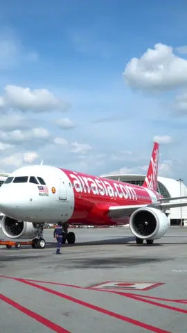 Ear candy for aviation geeks 🎧✈️👨‍✈️ #flyairasia #fyp 