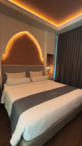 Bismillah, Welcome to the Deluxe Room at Anaya Azana Boutique Tawangmangu. A place where comfort meets nature — designed with warm touches to make you feel at home, yet surrounded by the refreshing charm of the mountains. Choose the space that suits you best, with king or twin beds, and wake up to the beauty of our garden and the cool breeze of Mount Lawu. It’s more than just a room — it’s a chance to pause, breathe, and enjoy the calmness you deserve. Special rates start from IDR 499K, making your relaxing escape closer than you think. For details and reservations: 0811 2221 5007 #anayafivestarhotel