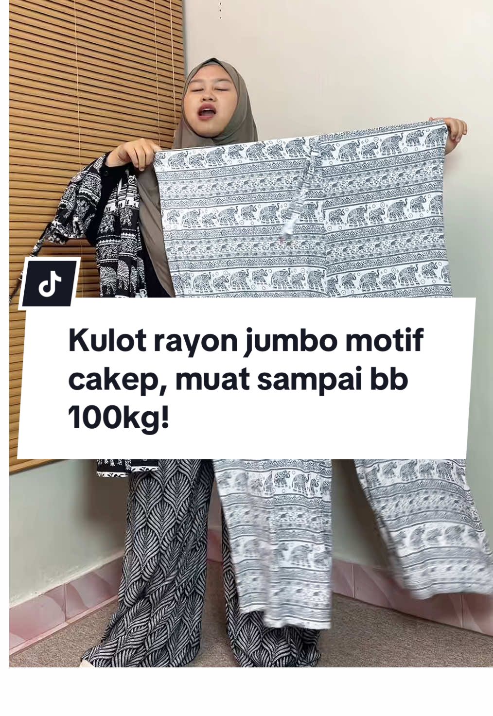 Kulot rayon jumbo nih bund, motifnya cakep2 banget, muat sampai bb 100kg! #kulotrayon #celanarayonjumbo #kulotrayonwanita #kulotjumbo #kulotwanitajumbo 