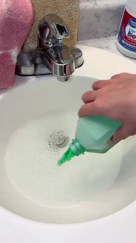 Wintergreen never gets rid of suds for meee 🥊 #fyp #viral #asmr #sudsy #alcohol 