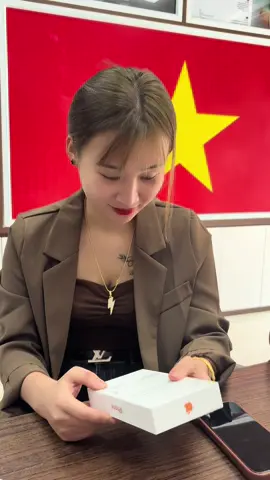 Tiền của anh còn #iphone17promax em đập hộp