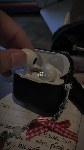 đi học quán mà hỏng có tai nghe chệu ko nổi #goojodoq #tainghebluetooth #domoidoxinh #xh #xhtiktok 