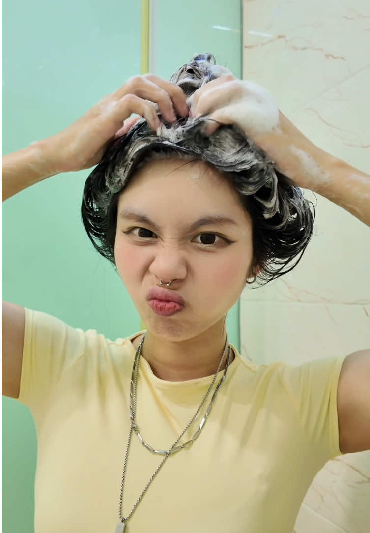 Khỏi lo tóc bết hee  #lilystar #daugoi #xuhuong #danchu #linhdan 