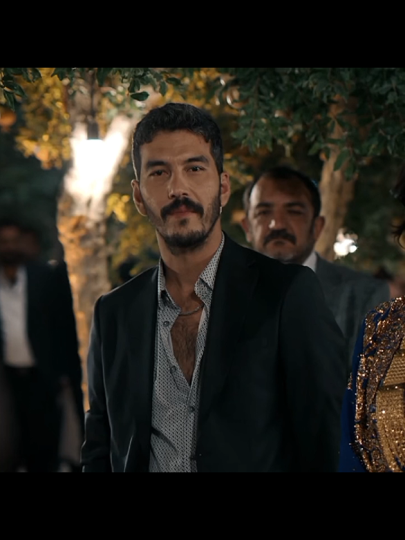 şu adami abartin 🙏🏼 #mertdoğan #halef #halefköklerinçağrısı #halefdizi #mertdoğanedit #aşırağa #birandamlayılmaz #ilhanşen #aybükepusat #edit #dizi #yılser #serhatyıldız #kesfet #keșfet #kesfetbeniöneçıkart #foryoupage #foryou #fyp 