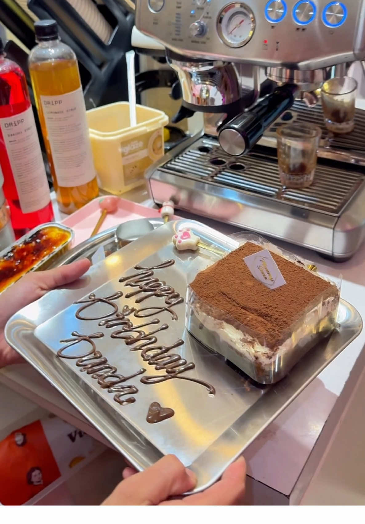 The weekend is finally here! 🌸  Treat yourself to a little sweetness from fluffy cakes and buttery pastries to the aroma of freshly brewed coffee.  At Mommy Sann, every bite brings comfort and joy to your weekend moments. 💕 The Halloween season lasts until the end of October and don’t miss the magic 🪄🪄✨ Come visit Mommy Sann Bakery and celebrate this spooky sweet season with us. 🎃🍰👻 ⏰ Opening Hours: Mon, Tue, Sun : 9 AM – 9 PM Wed, Thu, Fri, Sat : 8 AM – 10 PM 📍 Outlet: Ruko Courtyard Blok C No. 6–7, Galuh Mas, Karawang Barat 📦 Order Online: GrabFood | GoFood | ShopeeFood”