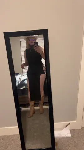 Thighs be wilding here, like tf #trans #thighs #OOTD 