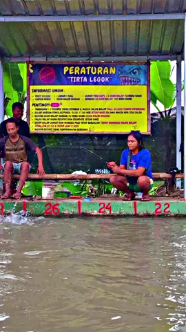tarian pemburu monster bawal ala bang memet,satu orang tersakiti satu kolam bahagia@Pemancingan Tirta Legok 🐬 @īB£!$€ J@W@ (KTM)☔☔ @,,gelatik kembar,, #fyp #foryoupage #pemancingantirtalegok #joranbesutanyogyakarta #fyppppppppppppppppppppppp 