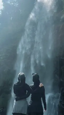 Menemukan kedamaian dialam 🍃🧚🏼‍♀️@my #CapCut #curug #curugbogor #bestfriend #traveltiktok 
