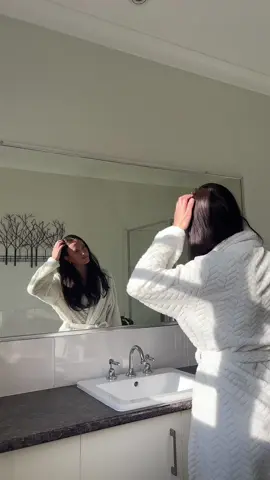 Makeup in the mirror 🤍 Get ready with me 🫧  #makeupinthemirror #getreadywithme #grwmmakeup #foryoupage 