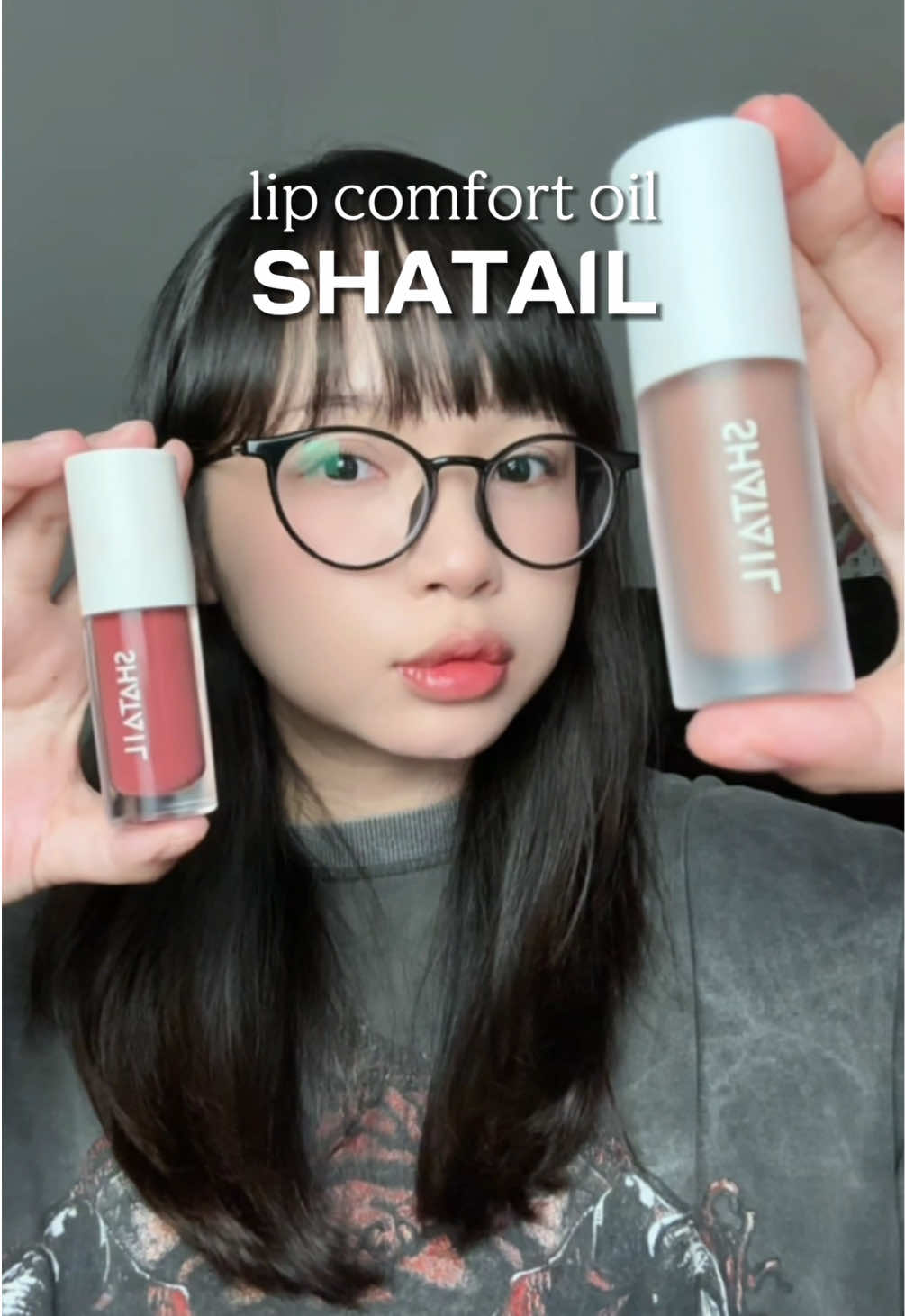 Hèn gì ẻm hot rần rần ✨🤭 #shatail #lipcomfortoil #glossy #smoothlips #goclamdep @shatail_vn 