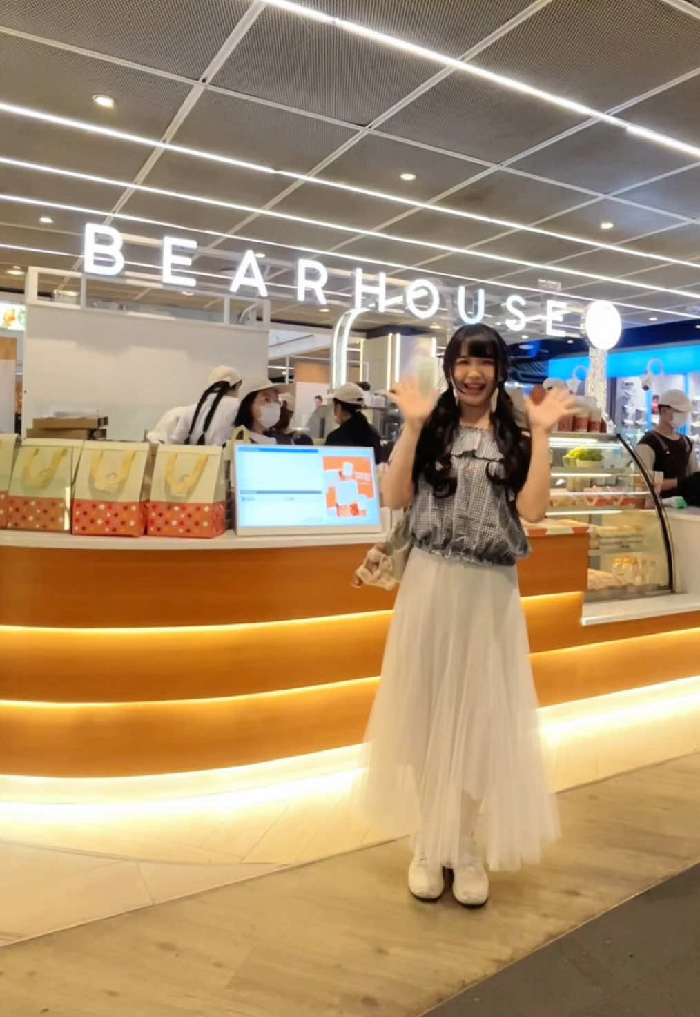 BEARHOUSE ออกเมนูใหม่เอาใจ matcha loverสุดๆ!!🍵✨ มัจฉะพรีเมียมมูนโมจิ จากอูจิมัจฉะแท้ๆหอมเข้มข้น คู่กับโมจิข้าวและเผือกนุ่ม อร่อยแสงออกปาก! มีขายแล้วที่BEARHOUSE ทุกสาขาตั้งแต่ 20ก.ย.เป็นต้นไป ไม่ลองคือพลาดมาก!🐻  @bearhouse_thailand  #MATCHAMOONMOCHI #MOCHITOTHEMOON #มูนโมจิ #พรีเมียมมัจฉะมูนโมจิ #BEARHOUSE 