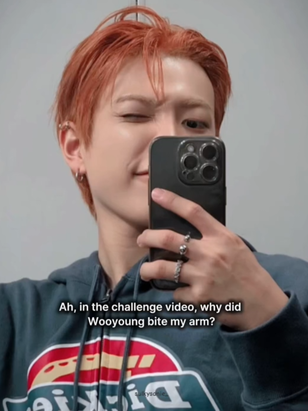 Hongjoong, about Mingi's fix off project and why Wooyoung bit his arm during the challenge: it wasn't random, it was Wooyoung's revenge because Hongjoong teased him first before 😂 #hongjoong #wooyoung #ateez #ateezlive 