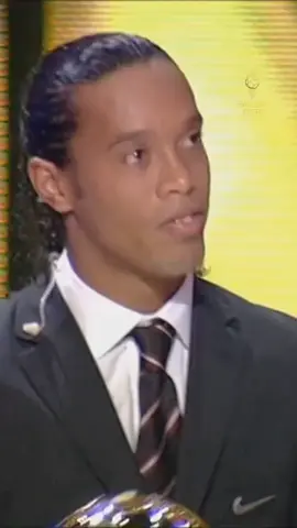 ronaldinho ballon d'or#ronldinho #ronaldinho2005 #footballartist🇧🇷 #football #recommendations 