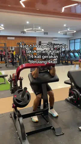 yang mau samaan sarungtangannya bisa cek kiri bawah #workout #gym #sarungtangangym #olahraga 