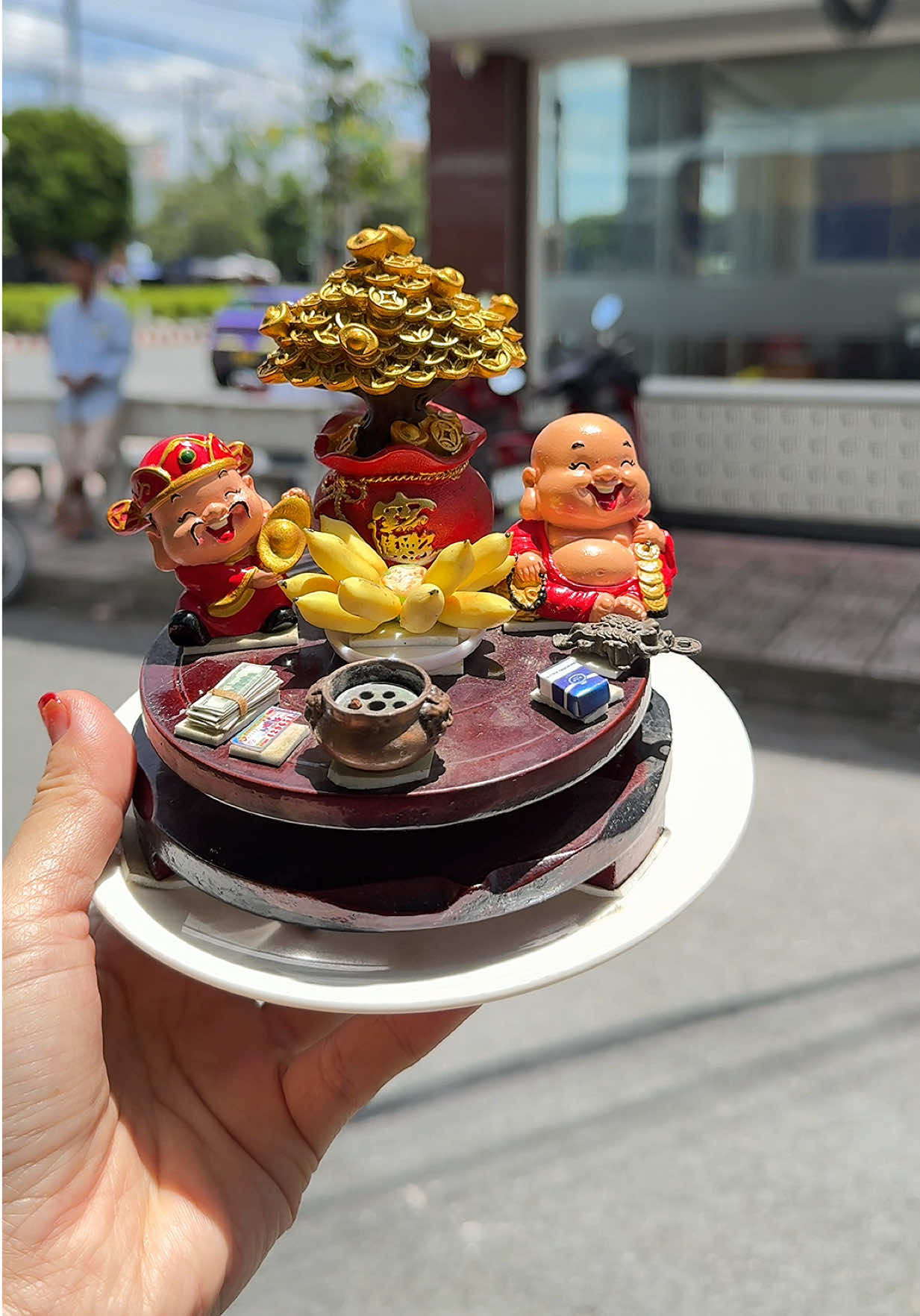 Bàn thờ Thần Tài Thổ Địa mini.  #me2conTinMiu #dodungtrongnha #banthomini 