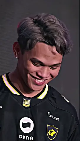 Tergantung senyuman Skylar😆