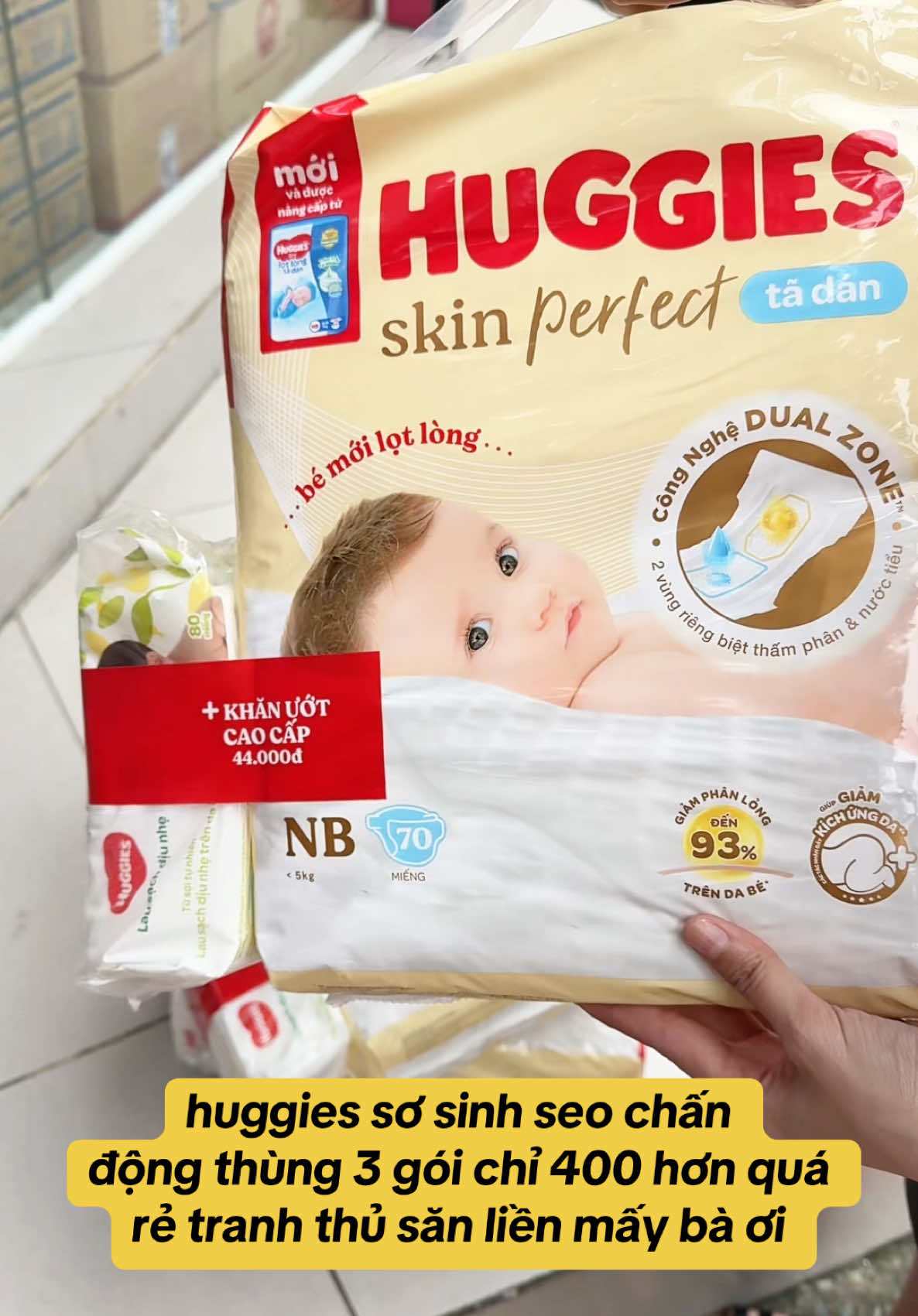 Tã dán sơ sinh Huggies đầu tiên có 2 vùng thấm #huggies #huggiesskinperfect #viral  @Em Nhi Bán Tã  @Em Nhi Bán Tã  @Em Nhi Bán Tã 