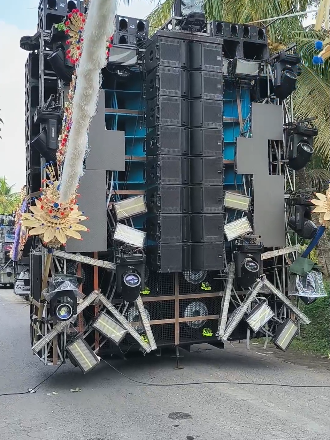 DERETAN BREWOG AUDIO & SOUND KONDANG START AKHIR KARNAVAL BRUMBUNG  #brewog_audio #karnavalsoundsystem #soundhoreg #karnavalbrumbung #soundviral 