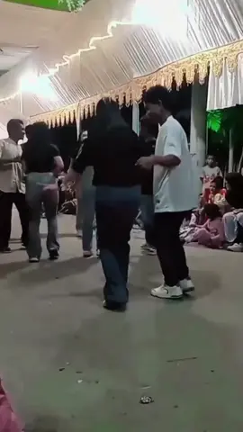 joget asyik Sulawesi #viral #sulawesi #jogetsulawesi 