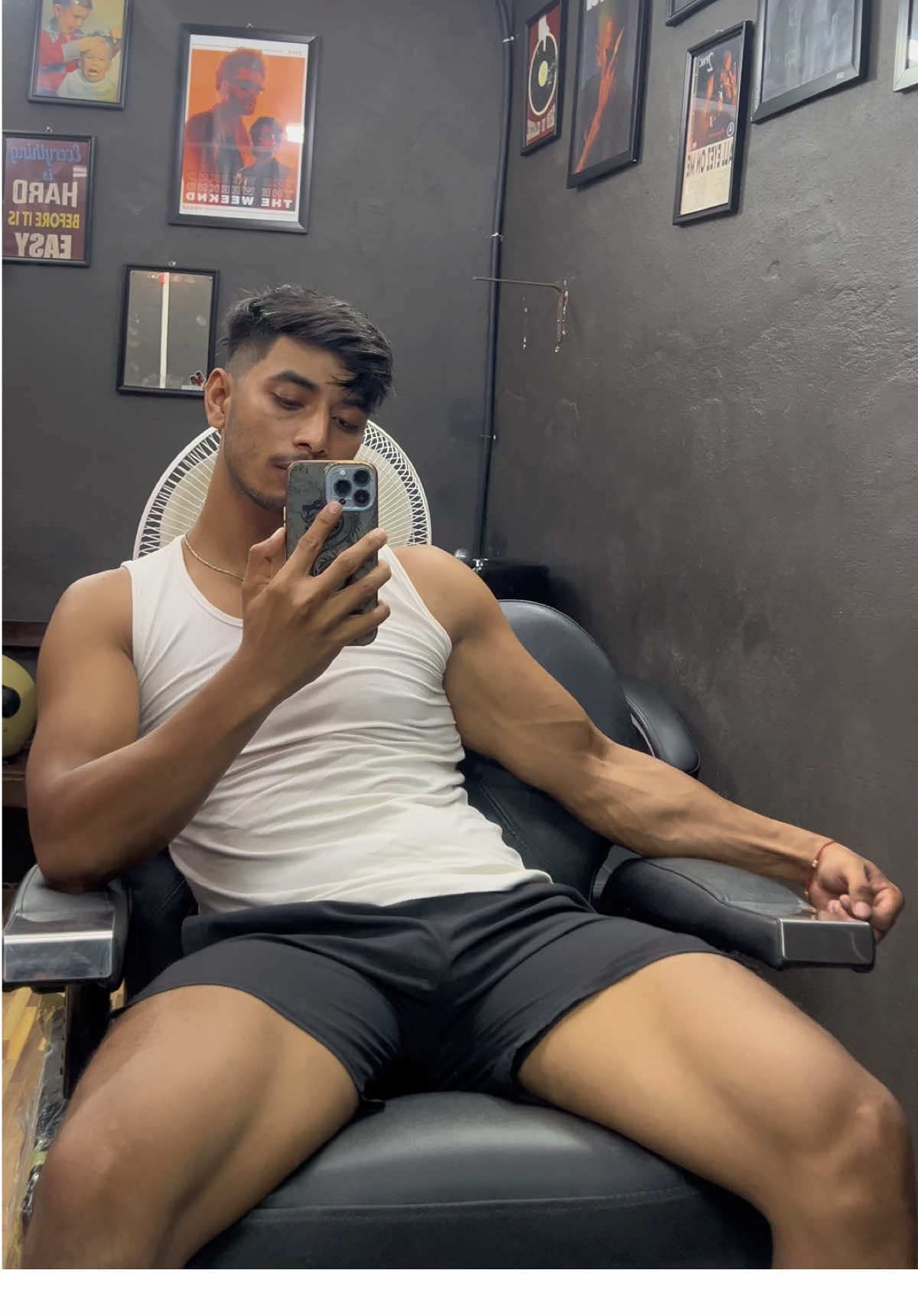 Strong view🪞#creatorsearchinsights #gymrat #Fitness #foryou 