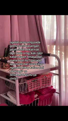 emng segampang itu ya move on? aku kok kayak orng gila kemarin😃