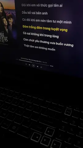 Có sai không khi trong lòng… #giuemdi#thuychi#nhachaymoingay#lyrics#chamvaotim 