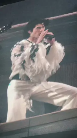 Conan Gray singing “Romeo” in Bridgeport Ct  sept 19 #wishbonetour #conangray #coneworld #conangrayfanpage @conangray #bridgeportct 