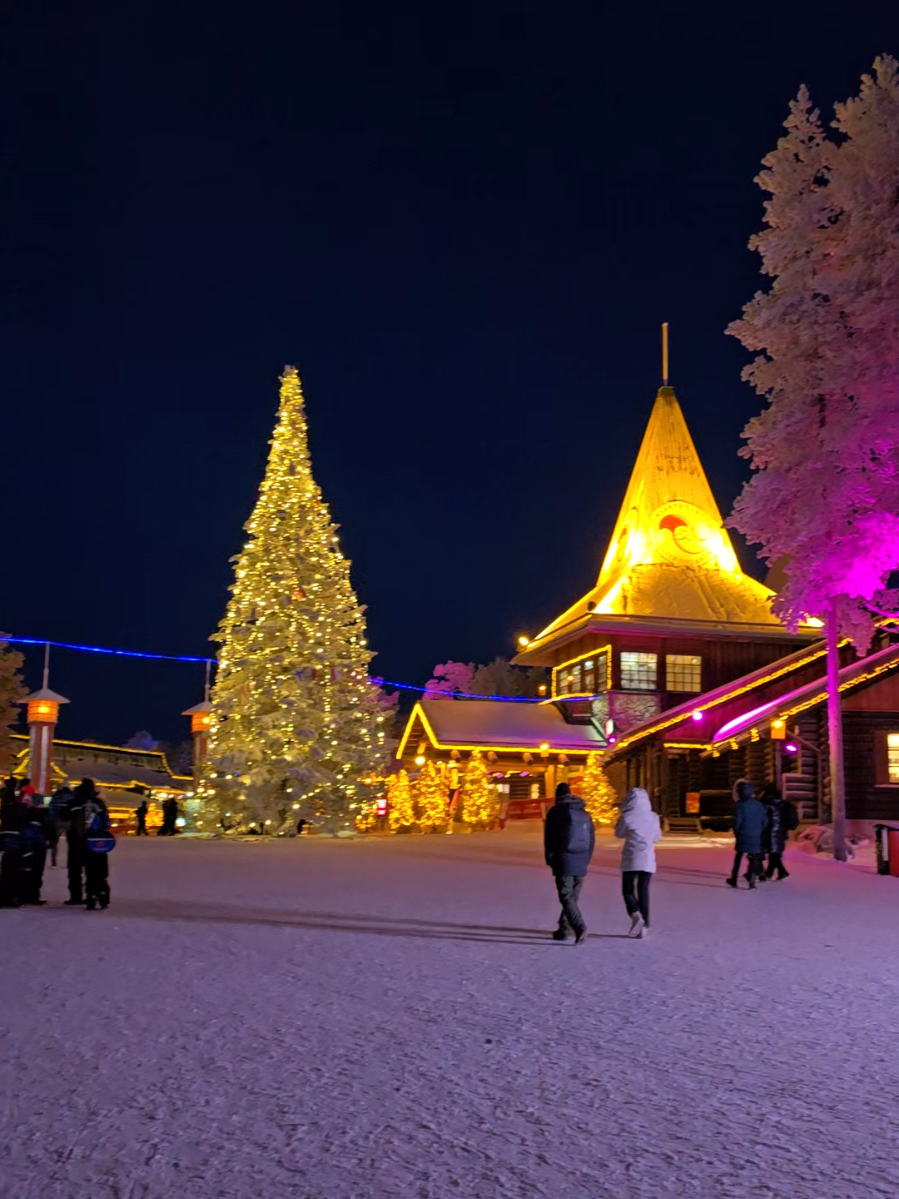 La meilleure de période de l'année arrive ! Rovaniemi en hiver un endroit vraiment magique !  #Rovaniemi #lapland #finland #santa #winter 