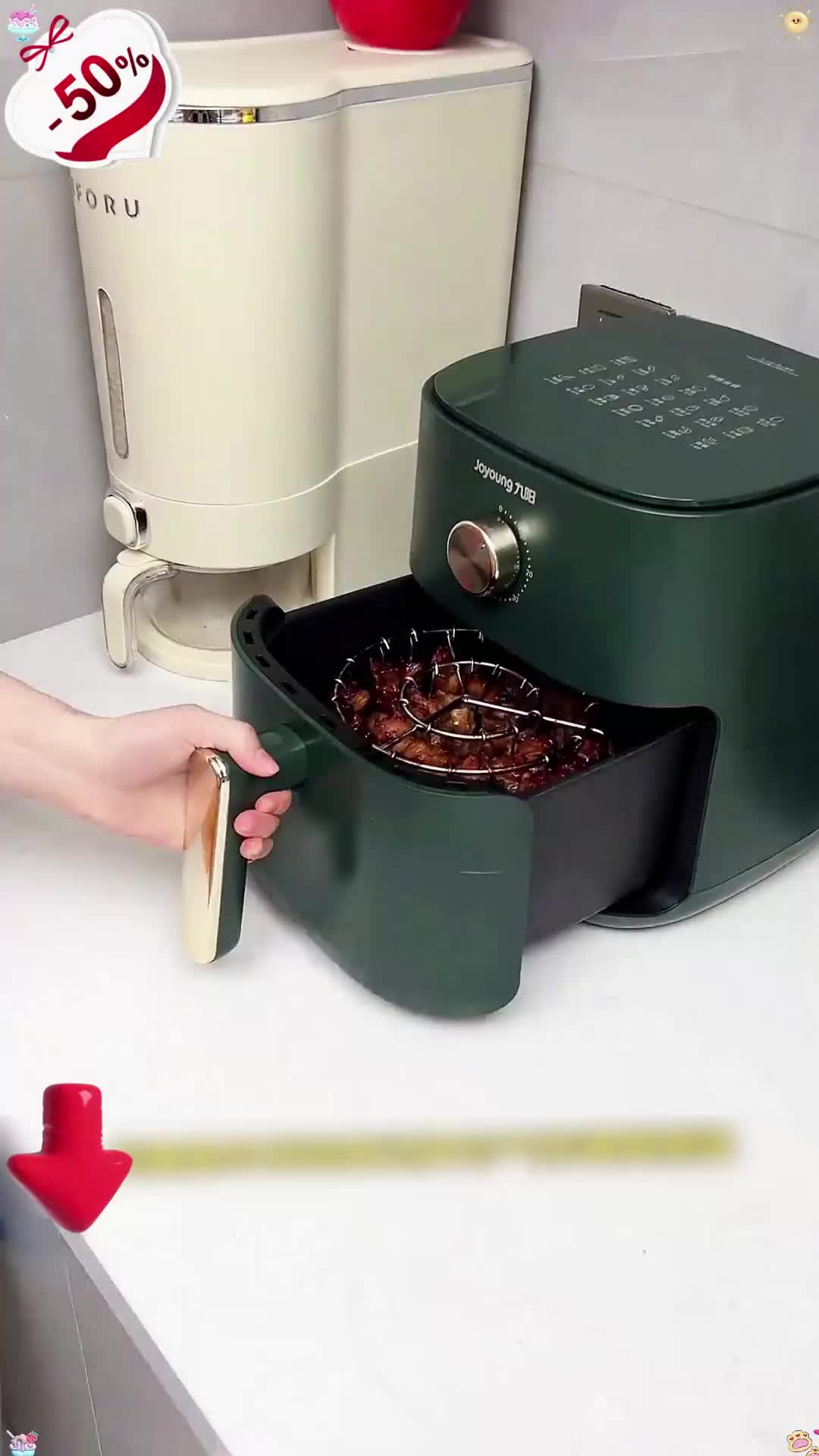 This vertical rotating barbecue grill is a favorite of foodies, evenly heated, and can be used for grilling at home. You just need to sit and wait to eat!
 