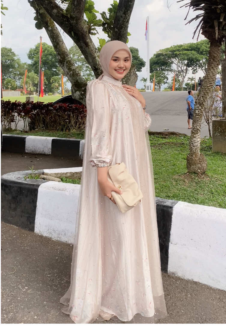 Gamis cantik cocok acara formal maupun non formal🤍✨ #fyp #affiliatemarketing #tiktokshop #fyppppppppppppppppppppppp 