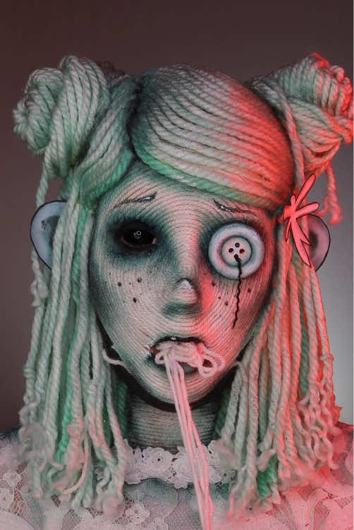 you are what you eat oder so😅 habt ihr schon #halloweenmakeup wünsche? #faceart #makeup 