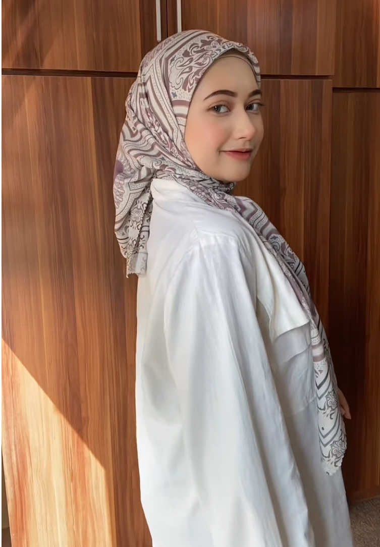 Tutorial hijab simple ala mindis!🫶🏻 kali ini pakai hijab voal motif , untuk formal look kaya gini cocok bgt simple tapi tetep elegant🤩✨ #hijabstyle #tutorial #hijabvoalmotif #hijabmurahberkualitas #rosetteseries 