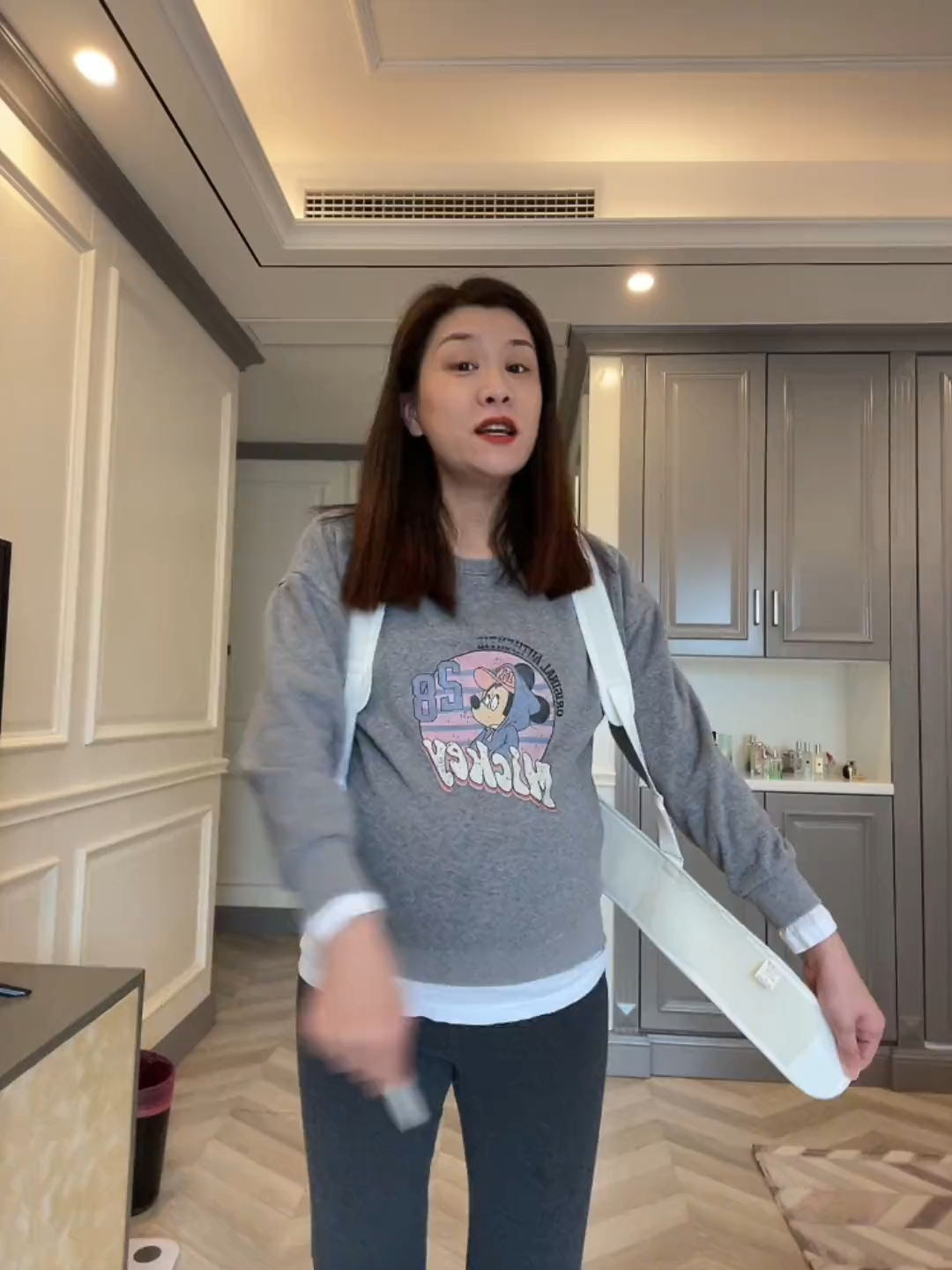 托腹带孕晚期只能说是真香，至少可以让我拥有自由出门的权利，庆幸孕中期就买回来，现在真的是一天也离不开#我要上推薦 #实用好物 #shopping