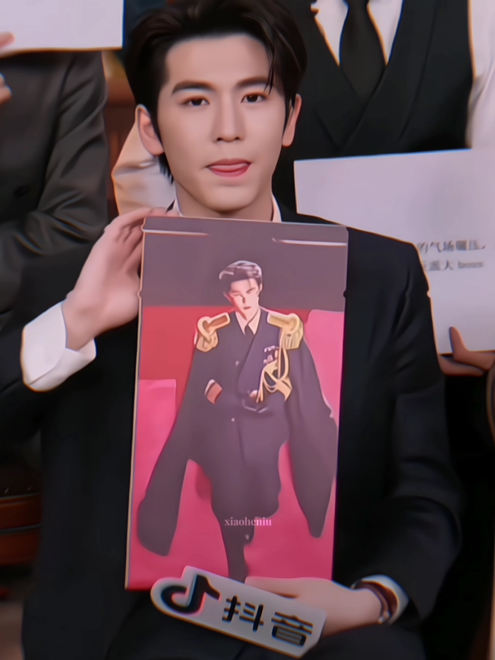 gak salah naro linghe di drama republik 🤭saat live linghe nampilin scene dan stylish nya yg viral😍🔥 #zhanglinghe #overdo #murongqingyi #4u #foryou 