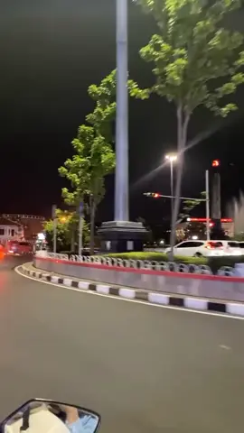 Muter kota Semarang🌚 kunjungi juga original vt ini  by : n.spdw	 (delete video? DM mimin ya)  #semarang #jalansemarang #dolansemarang