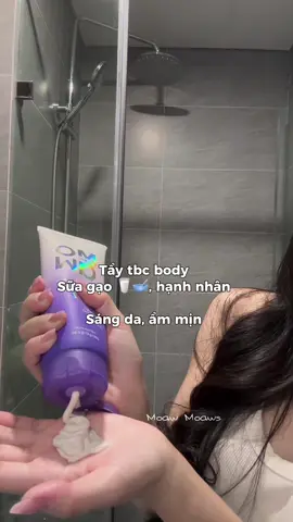 Muốn da sáng mịn thì đừng quên tẩy da che.tt thường xuyên chị em nha #uyenriviu #xuhuong #taytebaochetbody #moawmoaws #suagaohanhnhan 