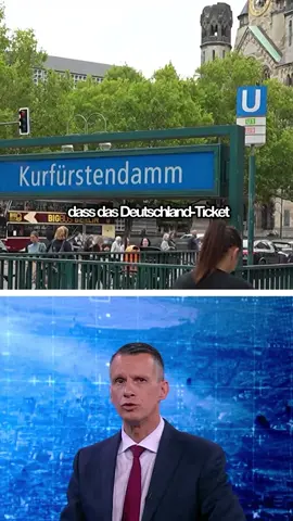 Trotz Preiserhöhung: Berliner feiern das Deutschlandticket Während bundesweit Empörung über die Preiserhöhung des Deutschlandtickets laut wird, zeigen sich viele Berliner überraschend gelassen. Ab 2025 kostet das Ticket nicht mehr 49 Euro, sondern 63 Euro im Monat. Für manche Fahrgäste in der Hauptstadt bleibt es dennoch ein unschlagbares Angebot. Verglichen mit dem bisherigen ABC-Ticket für Berlin, das über 100 Euro im Monat kostete, sehen viele Berliner im Deutschlandticket weiterhin einen enormen Vorteil. Für 63 Euro im Monat können sie nicht nur in Berlin unterwegs sein, sondern mit Regionalzügen durch ganz Deutschland reisen – von Dortmund bis München, von Hamburg bis Stuttgart. „Es bleibt trotzdem ein cooles Ticket“, sagt ein Berliner Fahrgast. Selbst wenn der Preis irgendwann die Höhe des alten ABC-Tickets erreicht, sei es für ihn immer noch lohnenswert. Viele verweisen auf die hohe Flexibilität und die Mehrleistung des Angebots. Die Erwartung, dass das Ticket dauerhaft beim Einführungspreis bleibt, hielten manche ohnehin für unrealistisch. Angesichts der Kostenstrukturen im öffentlichen Nahverkehr sei es nachvollziehbar, dass eine moderate Preiserhöhung notwendig wurde. Dennoch überwiegt bei vielen Nutzern die Freude, dass das Ticket überhaupt erhalten bleibt. So zeigt sich: Während bundesweit die Kritik an der Politik und der Finanzierung anhält, nehmen die Berliner Fahrgäste den Preisanstieg pragmatischer. Für sie steht der Nutzen im Vordergrund – und der ist aus ihrer Sicht auch 2025 noch immer hoch.