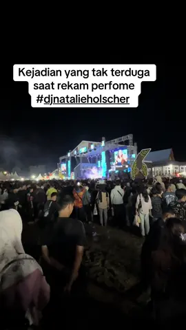 Late fost baru sadar ada video yg gak sengaja ke rekam saat rekam #djnatalieholscher #perfom #hutbarsel #buntok #kalimantantengah 