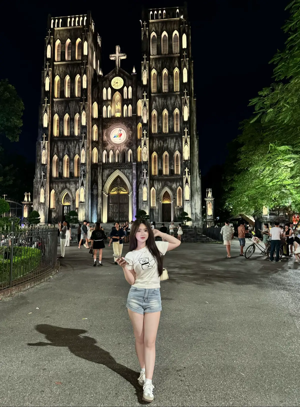 Tôi muốn môi cô chỉ mỉm cười ✨🥰