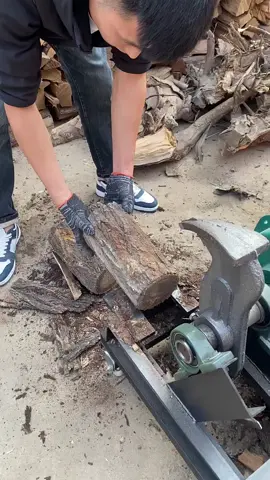 #劈柴神器 #劈柴机 #液压劈柴机 #电动劈柴机 #全球发货 #私信我 #中国制造 #TikTok #好物分享 #液压劈木机 #自动劈柴机 #劈木机 #劈材机 #油压劈柴机 #大型劈柴机 #劈柴 #劈柴工具 #农村劈柴 #农村