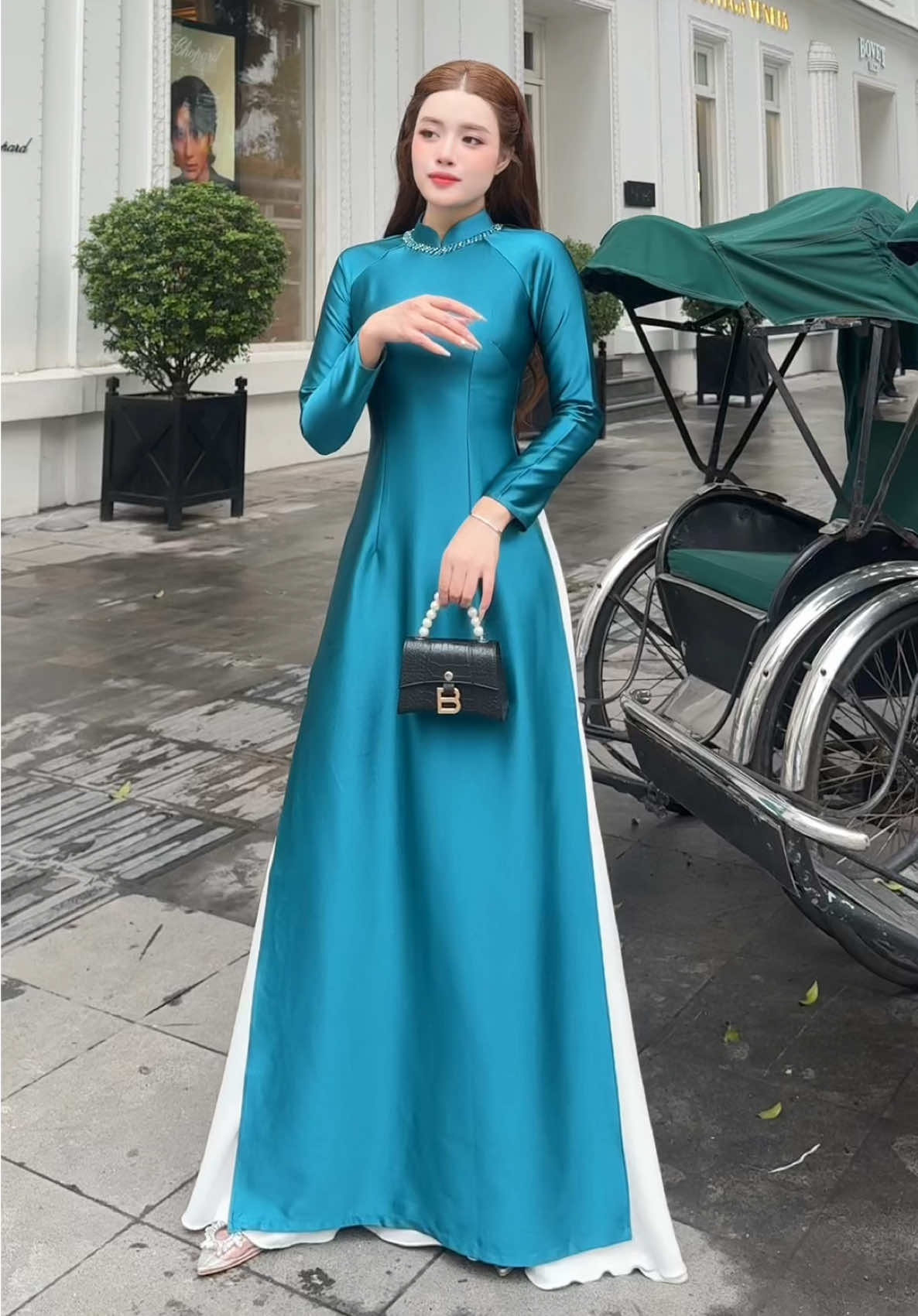 Chất lụa ruby may trơn đính cổ nhẹ nhàng thôi mà đã sang chảnh lắm rồi ❤️ có 4 màu luôn ạ #aodaitron #aodaigiaovien #aodaicachtan #aodaitet #20thang10 #20thang11 #8thang3 #kiyeu #khaigiang #aodaiquynhnguyen #aodaihoanhi 